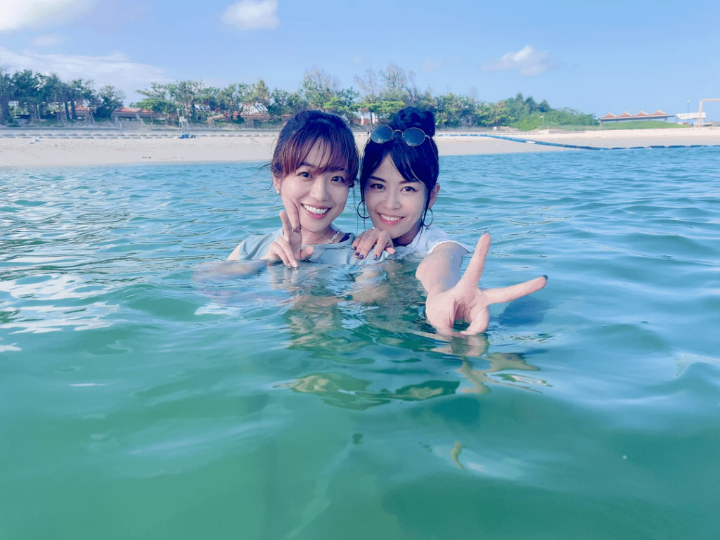 Tomita Maho and Aiba Aina in Okinawa🌺💖