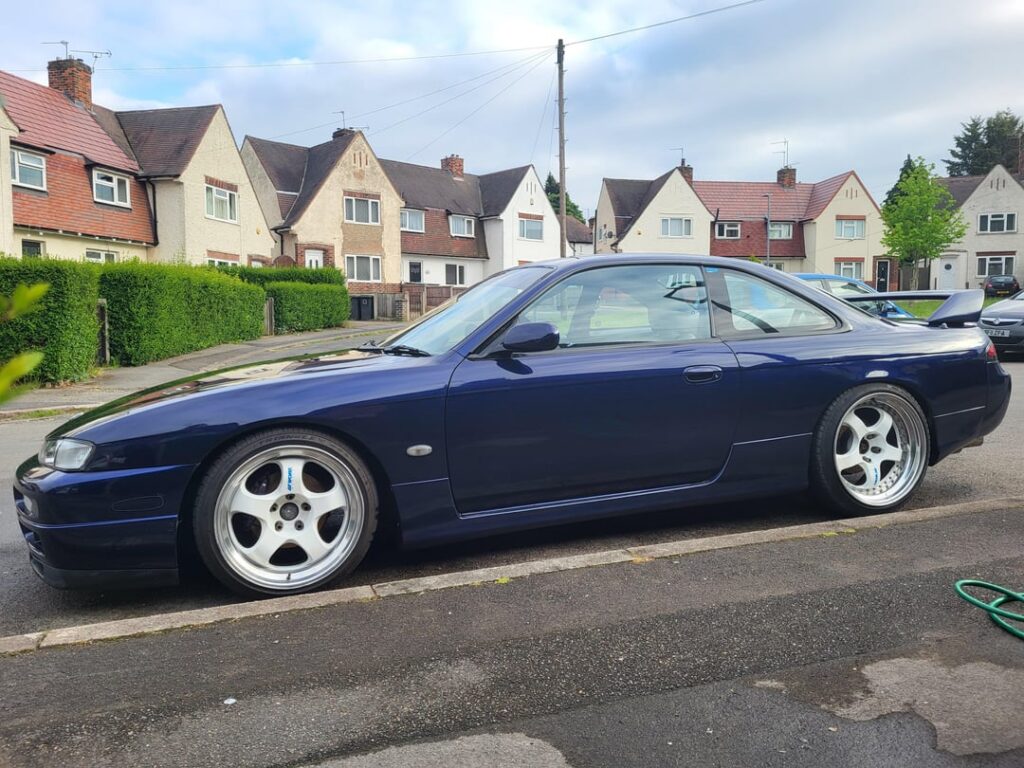 I want to re-colour the white rims, what do you guys think would work best? I'm leaning towards gunmetal Grey or just black