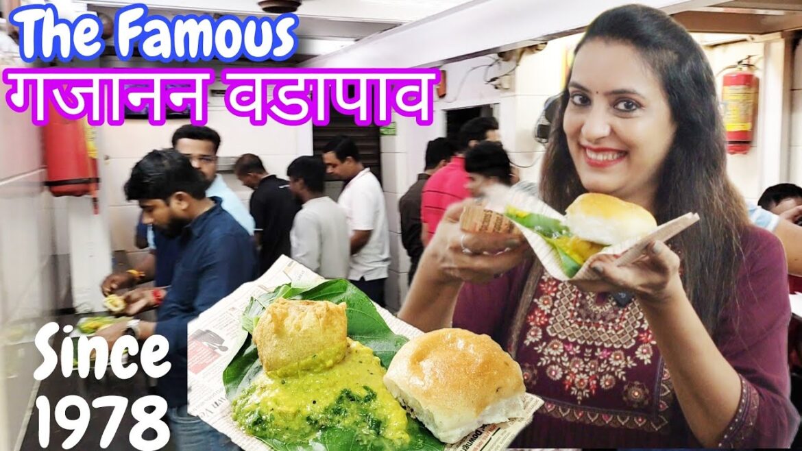 Trying Best Vada Pav in Thane | Mumbai Street Food | Street Food India