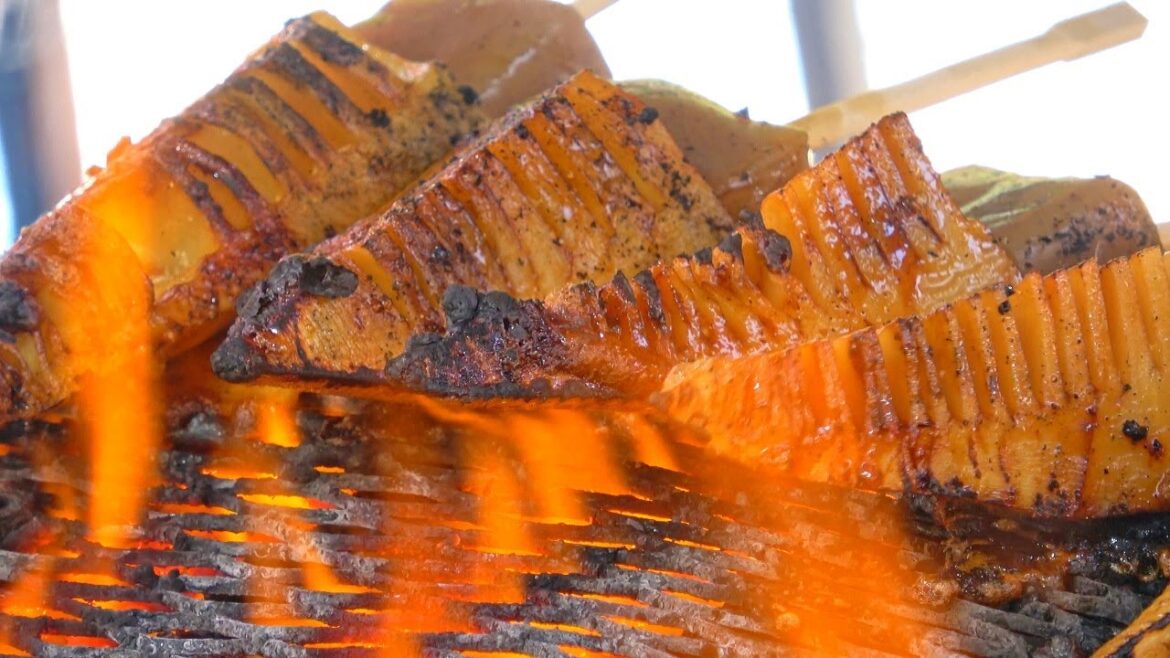 Grilled bamboo shoots and grilled konnyaku – Nakanoshima Festival Grilled bamboo shoots and grilled konnyaku - Nakanoshima Festival