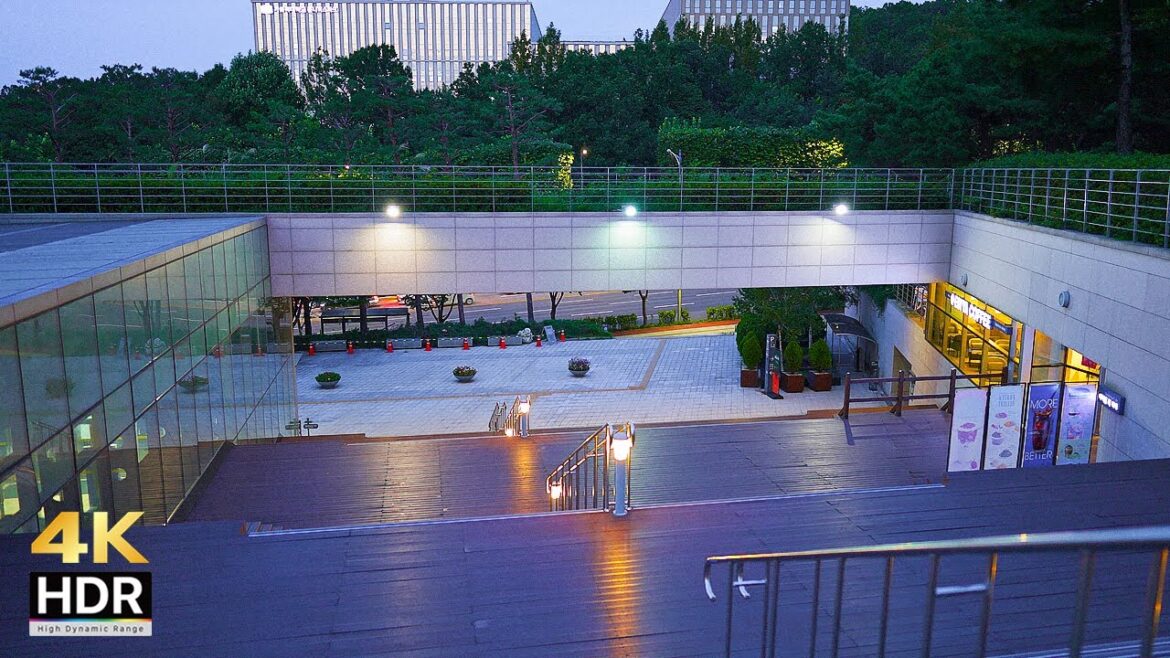 Seoul Night Walk on the streets of Seorae Village, Banpo-dong | Korea Walking Tour 4K HDR Seoul Night Walk on the streets of Seorae Village, Banpo-dong | Korea Walking Tour 4K HDR