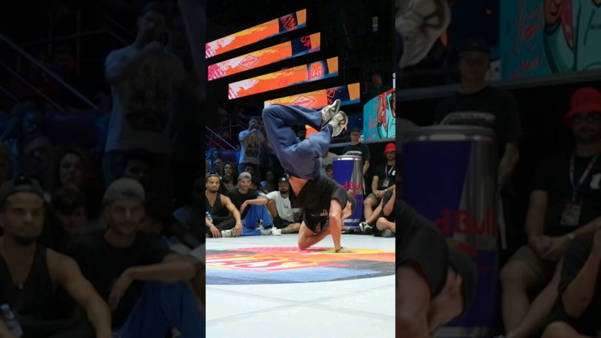Bboy Xak 🇪🇸 with that smooth transitions✨️ Outbreak Europe 2022