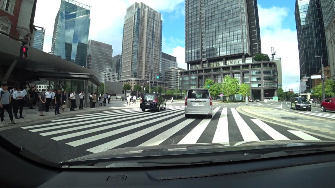 [Near Tokyo Station/Marunouchi] Summer vacation drive