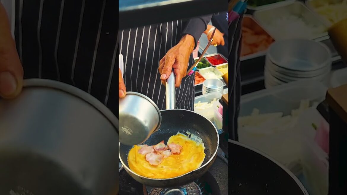 Master chefs cook Thai food on the street #cooking #food #streetfood #reels #shorts Master chefs cook Thai food on the street #cooking #food #streetfood #reels #shorts
