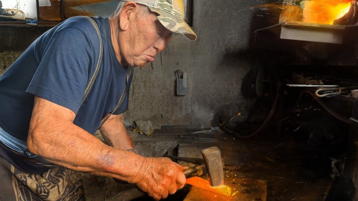 Making Japanese Steel Knives since 1796! EDO Period blacksmith!