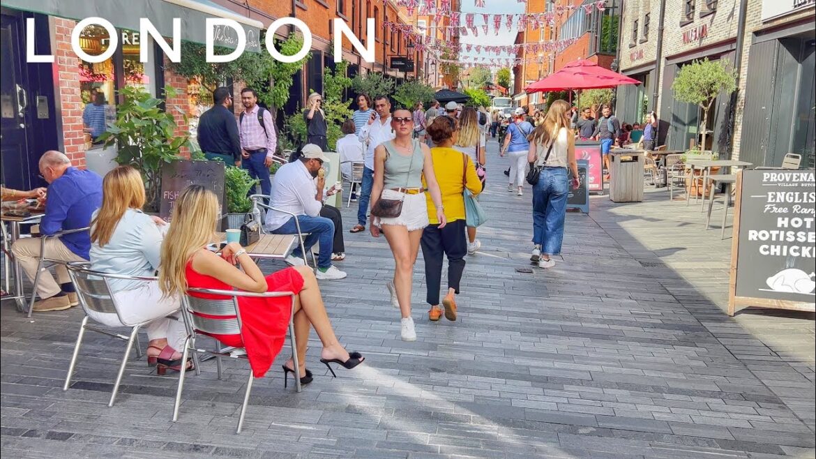 A Very British Autumn Affair – Summer Arriving in Autumn! London Walking Tour 2023. 4K HDR A Very British Autumn Affair - Summer Arriving in Autumn! London Walking Tour 2023. 4K HDR