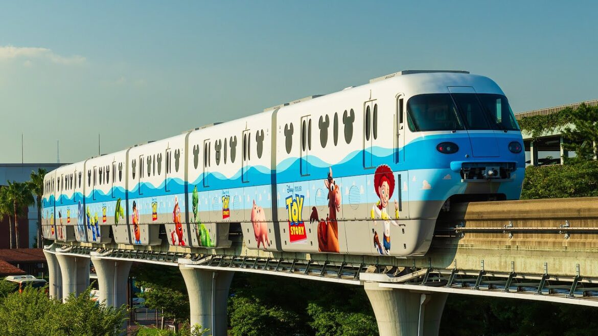 How to get to Tokyo Disneyland by train! How to get to Tokyo Disneyland by train!