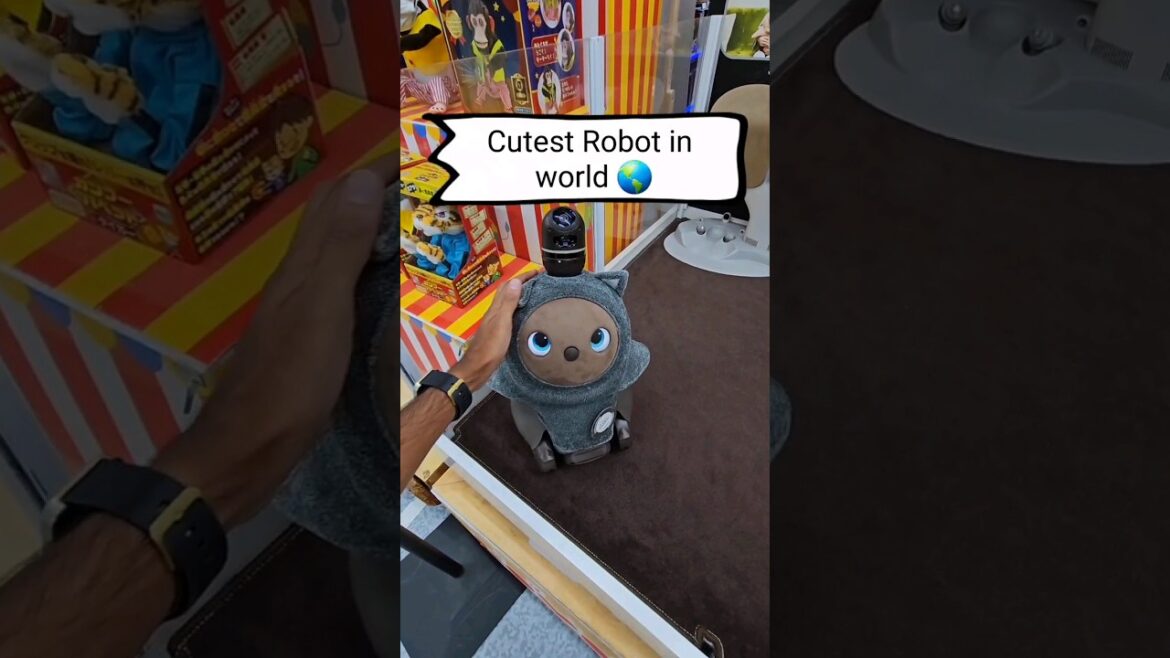 Cutest Robot in the world ๐ฏ๐ต๐ #shorts Cutest Robot in the world ๐ฏ๐ต๐ #shorts