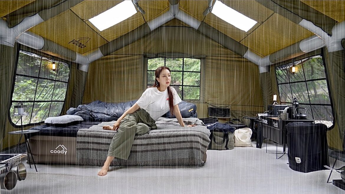 Camping alone in inflatable tents as comfortable as a house in the rain l ASMR