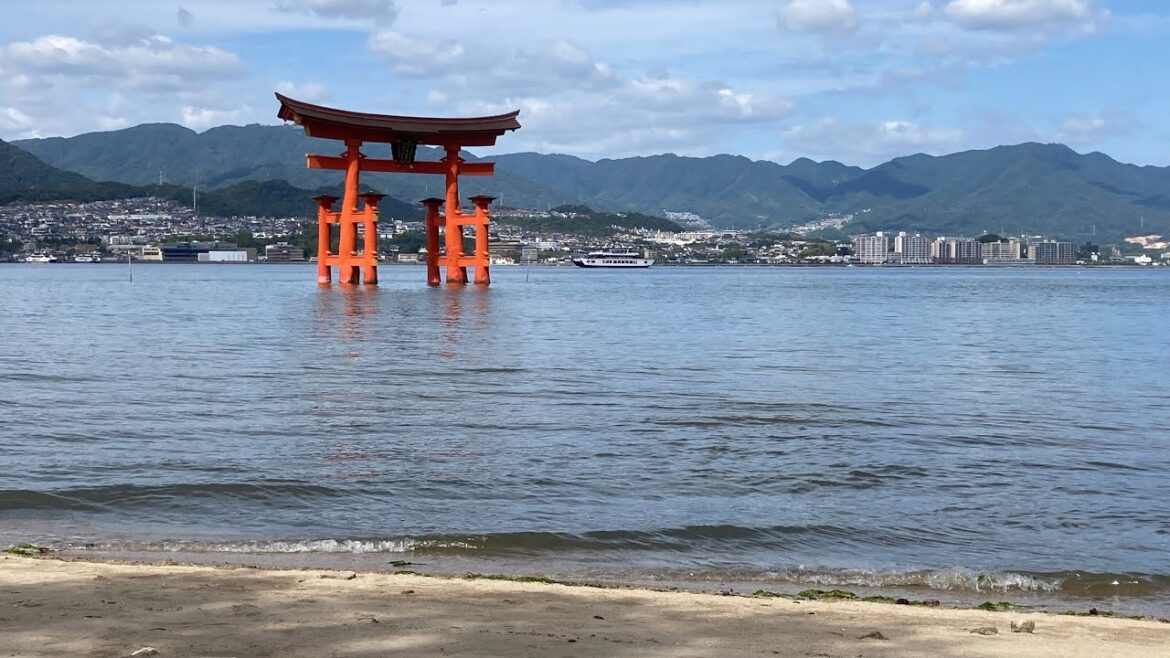 【トコトコひとり車旅①】宮島の厳島神社に行ってきました/IItsukushima Shrine in Miyajima, Hiroshima. It's a solo car trip.