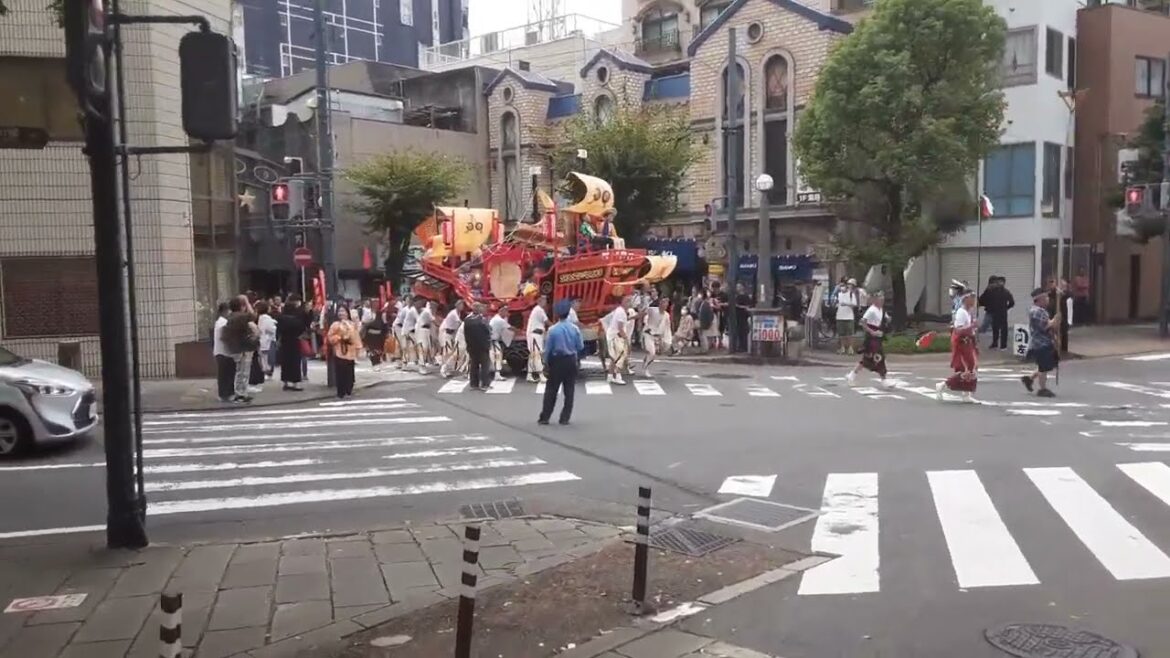 Nagasaki 'Okunchi' Festival ( (長崎おくんち)