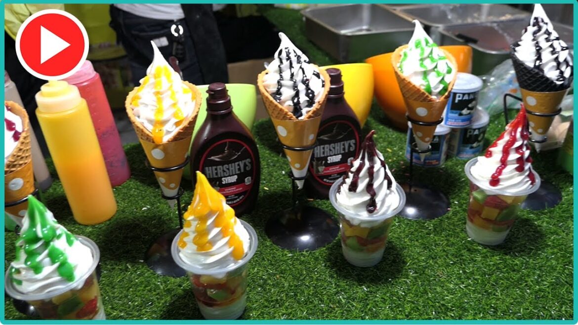 Street Food: Bubble Waffle Cake with Colorful Ice Cream Compilation (Chinese)