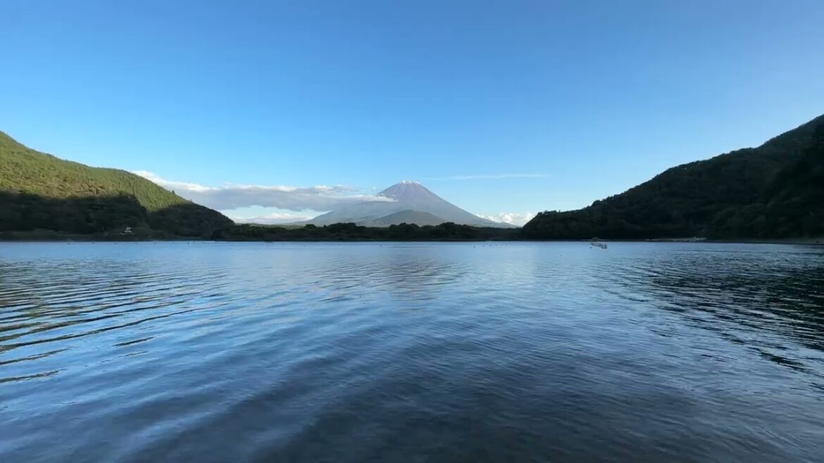 精進湖 / Lake Shojiko -- 富士山 / Mt. Fuji (2023/10/5)