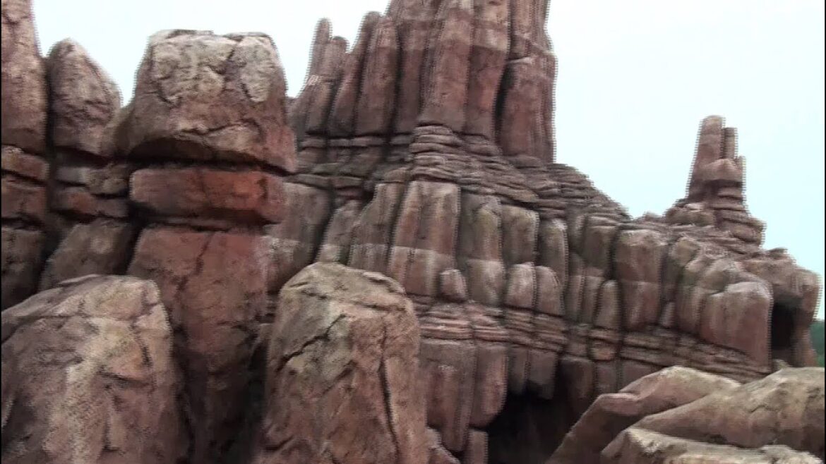 Big Thunder Mountain Railroad Roller Coaster On-Ride POV Tokyo Disneyland Japan