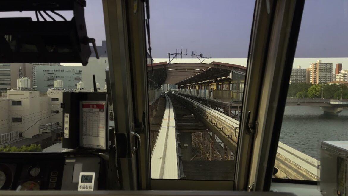 2D 4K Tokyo Monorail from Haneda to Hamamatsucho