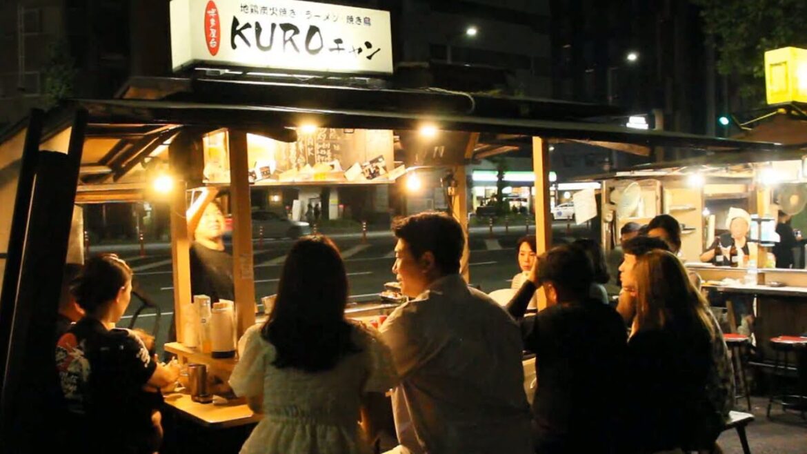 【福岡屋台】地鶏炭火焼き🍗ラーメン🍜豚肉のとろとろ煮込み🐽が極旨な屋台に2日間にわたり密着｜japanese street food