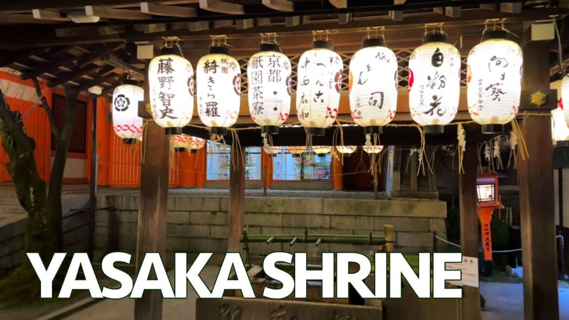 Tour of Kyoto’s historic shrine | Yasaka Shrine | Kyoto Japan Tour of Kyoto's historic shrine | Yasaka Shrine | Kyoto Japan