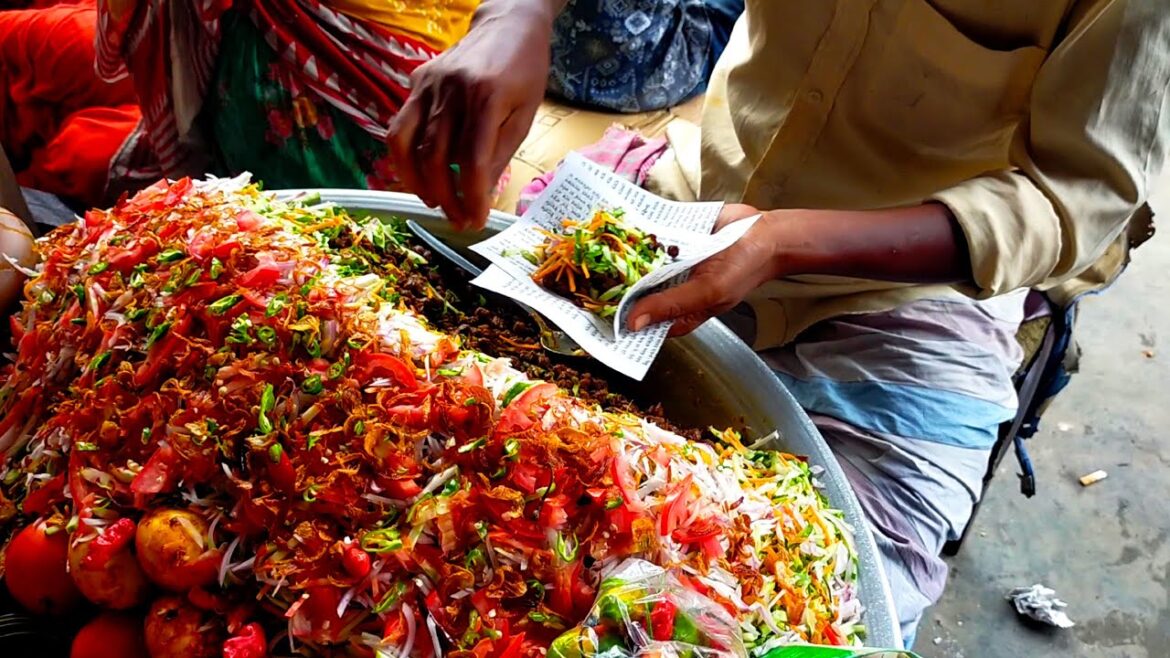 Delicious Gorgeous Look Chana Masala Chaat Chola Vuna | Bangladeshi Street Food #StreetFoodChannel