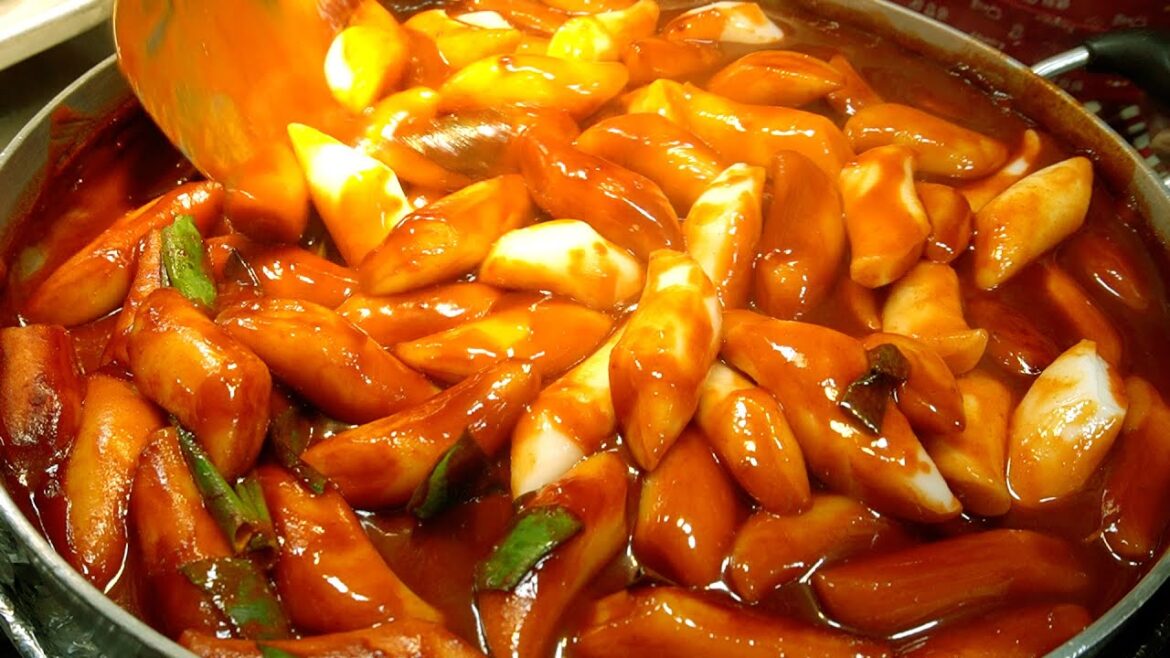 Korean Spicy – Gwangjang Market Tteokbokki, famous in Korea / Market Tteokbokki, Sundae,Odeng Korean Spicy - Gwangjang Market Tteokbokki, famous in Korea / Market Tteokbokki, Sundae,Odeng
