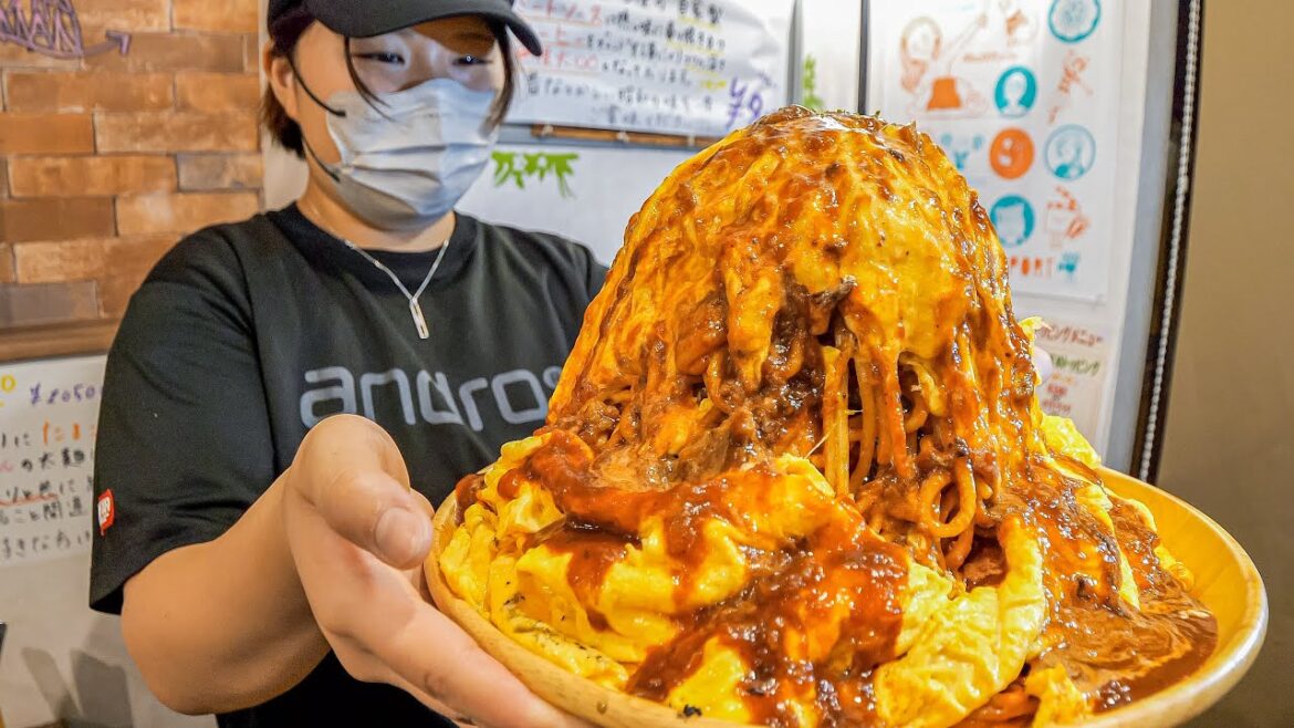 総重量2キロを超えるデカ盛りスパゲッティ食堂!驚異的な人気を誇る満腹必至の行列食堂の1日丨INCREDIBLE JAPANESE HUGE FOOD 総重量2キロを超えるデカ盛りスパゲッティ食堂!驚異的な人気を誇る満腹必至の行列食堂の1日丨INCREDIBLE JAPANESE HUGE FOOD