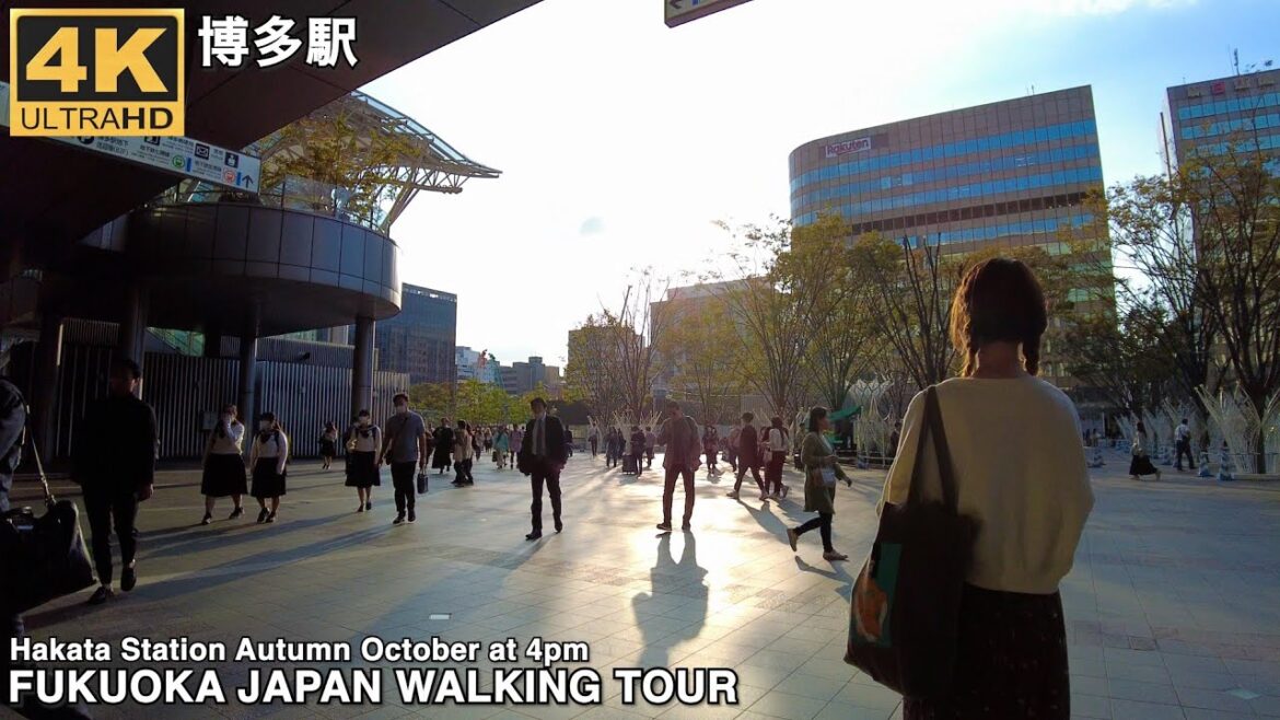 博多駅(月曜午後4時)を歩く4k japan walking tour around Hakata station in Fukuoka city on Monday, October at 4pm.
