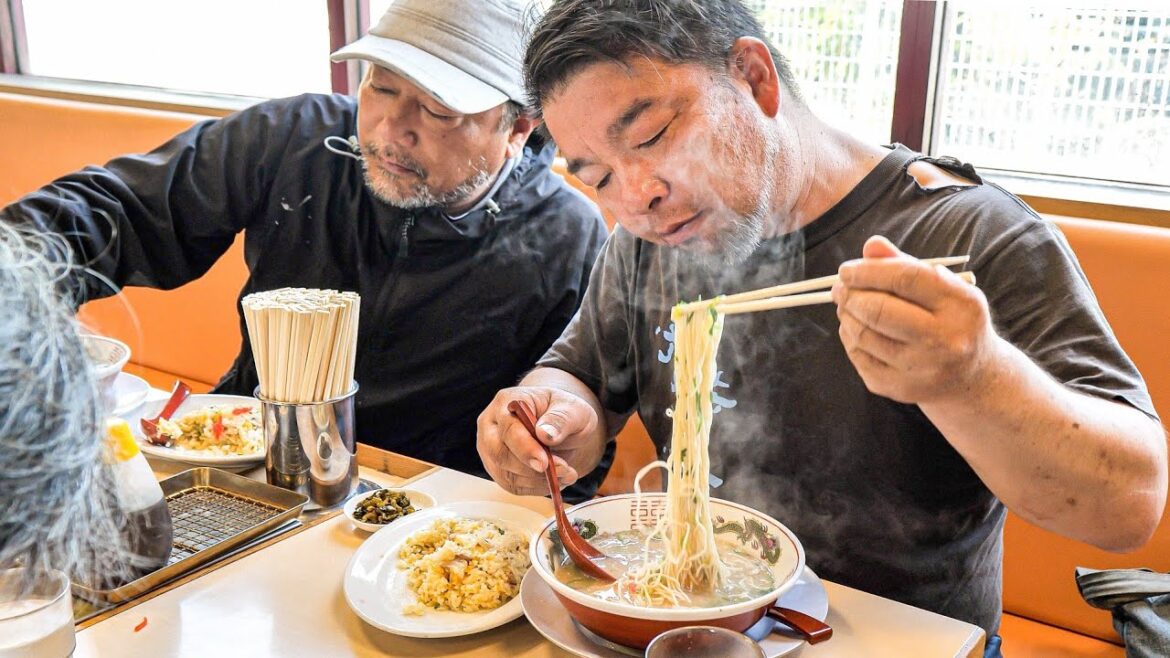 凄まじい爆食いアニキ達が殺到する地域最安値のコスパ最強ラーメン屋に密着丨Egg Fried Rice – Wok Skills In Japan 凄まじい爆食いアニキ達が殺到する地域最安値のコスパ最強ラーメン屋に密着丨Egg Fried Rice - Wok Skills In Japan