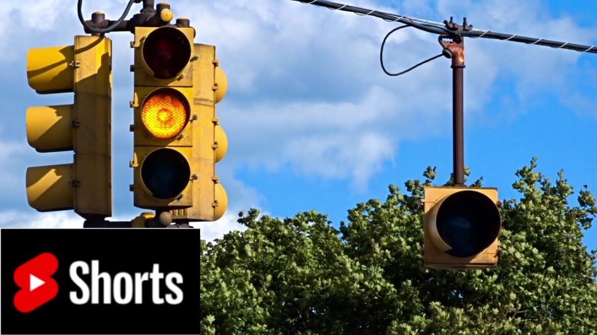 Old Econolite Traffic Lights #trafficlights #detrafficstreetbeatz