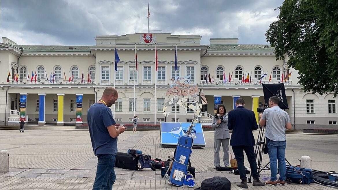 Walking Tour in Lithuania 4K – Vilnius Walk from the Cathedral to Vilnius University Walking Tour in Lithuania 4K - Vilnius Walk from the Cathedral to Vilnius University