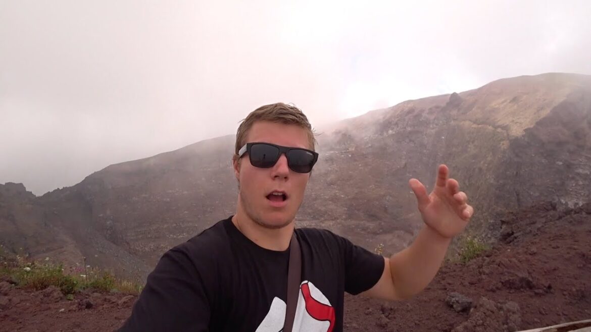 Vesuvius - The Most Dangerous Volcano 🇮🇹