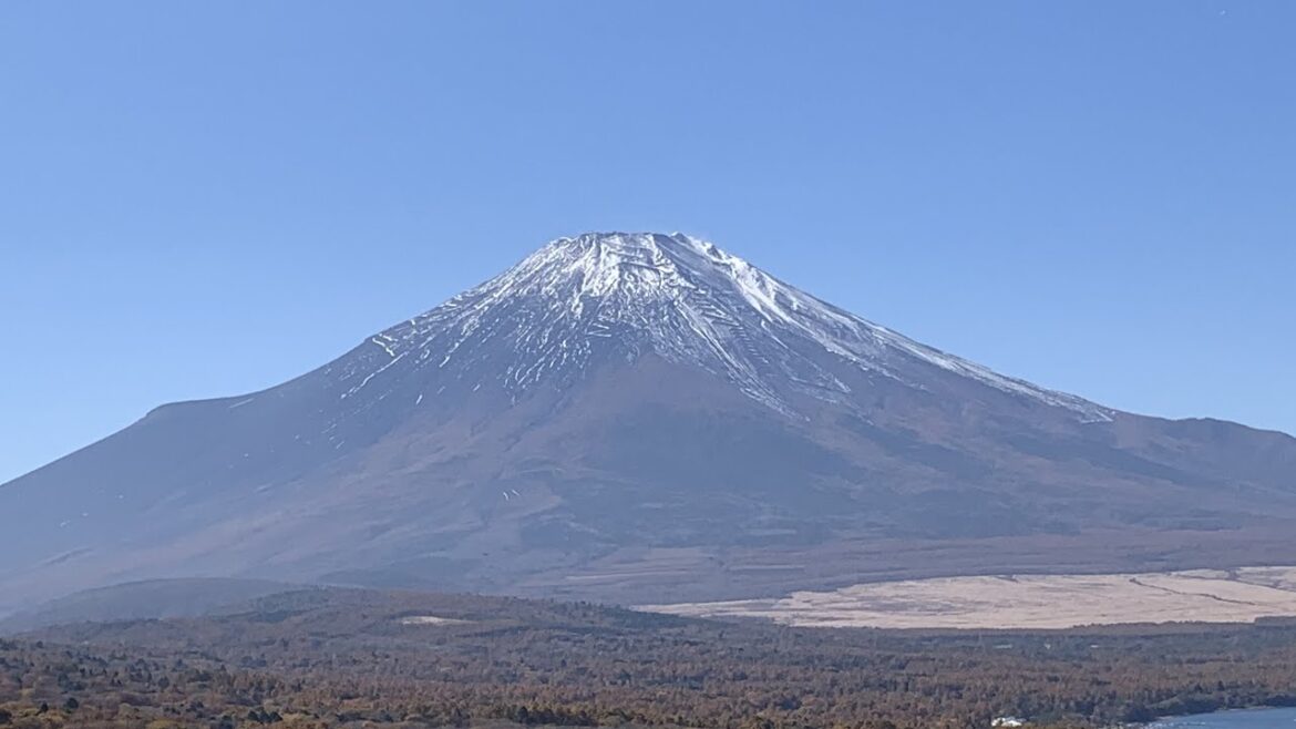 Mount Fuji with autumn colors #japan #mountfuji