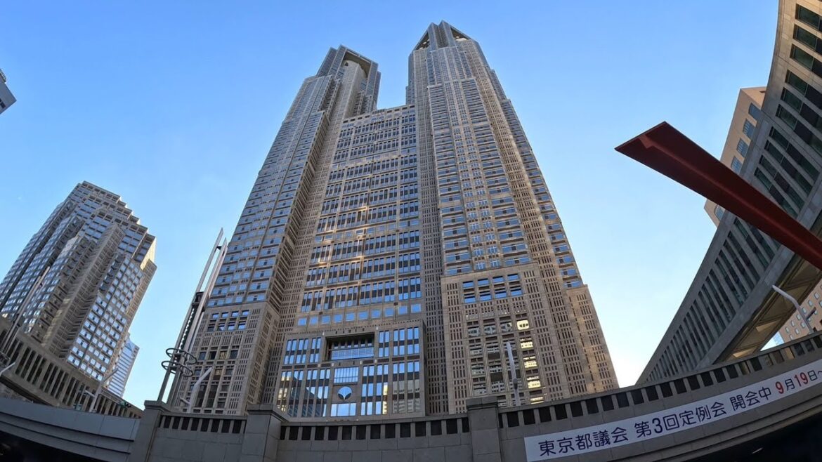 【Shinjuku】Tokyo Shinjuku in 4K: A Guided POV Walk Around the City