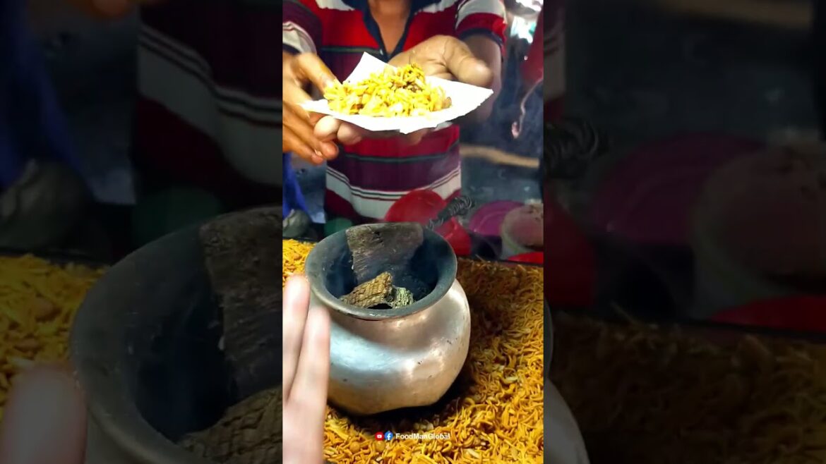 Massive Ghoti Gorom Chanachur | Bangladeshi Street Food  #streetfoodchannel #shortsvideo #food