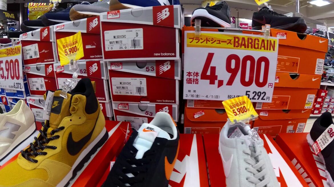 SHOPPING IN TOKYO - Shibuya, Shoes And Stuff