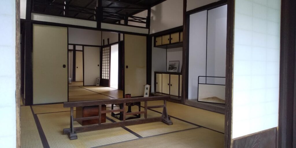 Shimabara castle and the samurai residences that are still standing. Shimabara is famous for the rebellion in the early Edo period. This castle was the reason for the high taxes forced upon the local farmers who after years of poverty rebelled. My photos.