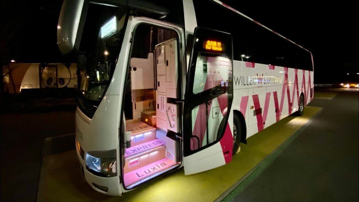 Japan’s Overnight Sleeping Bus 🇯🇵 | Tokyo - Nagoya