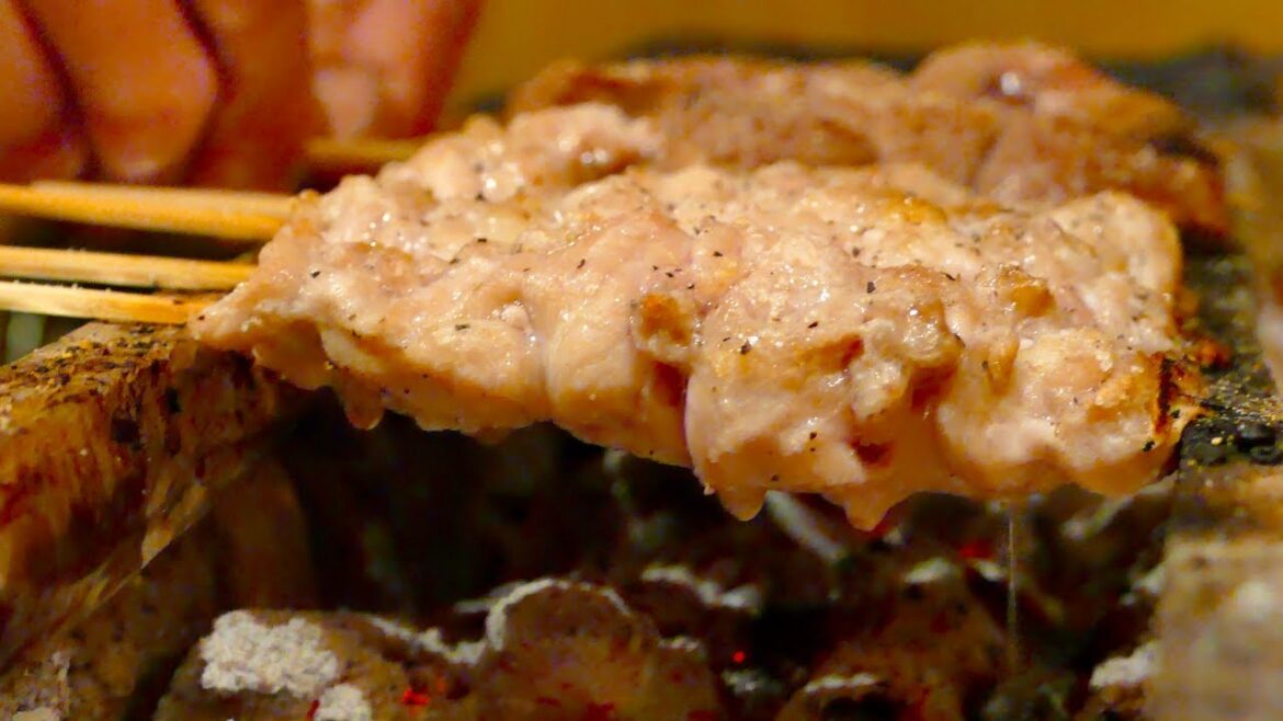 【北海道旅飯】いろいろな鶏肉の中から厳選して辿り着いた北海道産「知床鶏」を1本1本丁寧に串打ちして炭火で焼いた焼き鳥は絶品!今すぐ食べたくなる焼き鳥屋さんの1日に密着!! 【北海道旅飯】いろいろな鶏肉の中から厳選して辿り着いた北海道産「知床鶏」を1本1本丁寧に串打ちして炭火で焼いた焼き鳥は絶品!今すぐ食べたくなる焼き鳥屋さんの1日に密着!!