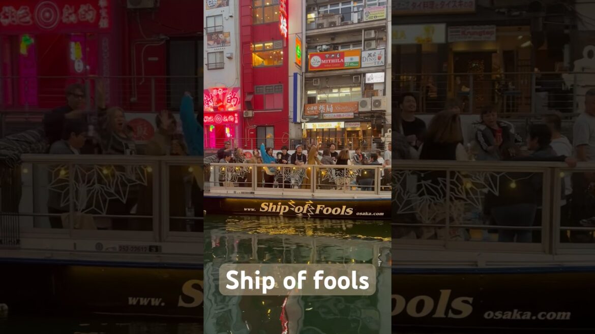 Saturday evening at Shinsaibashi, Crazy shopping street. The best known shopping area in Osaka.