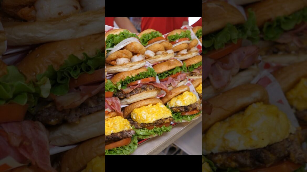 잘되도 너무 잘되는 수제버거집? 푸짐한 토핑 버거로 연매출 10억! 유튜브로 장사 배워서 대박난 햄버거집 IN-N-OUT style burger in Korea #shorts 잘되도 너무 잘되는 수제버거집? 푸짐한 토핑 버거로 연매출 10억! 유튜브로 장사 배워서 대박난 햄버거집 IN-N-OUT style burger in Korea #shorts