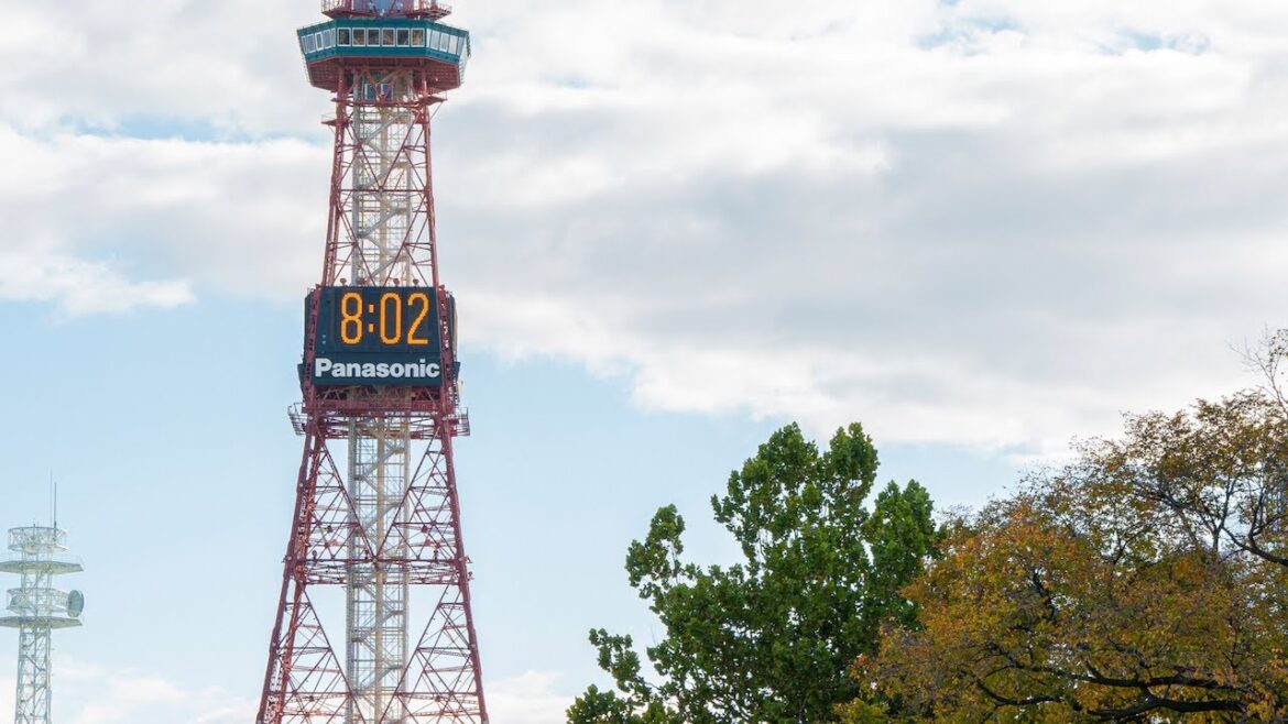 札幌の中心部にある大規模な公園・大通公園を歩く。【観光スポット】 札幌の中心部にある大規模な公園・大通公園を歩く。【観光スポット】