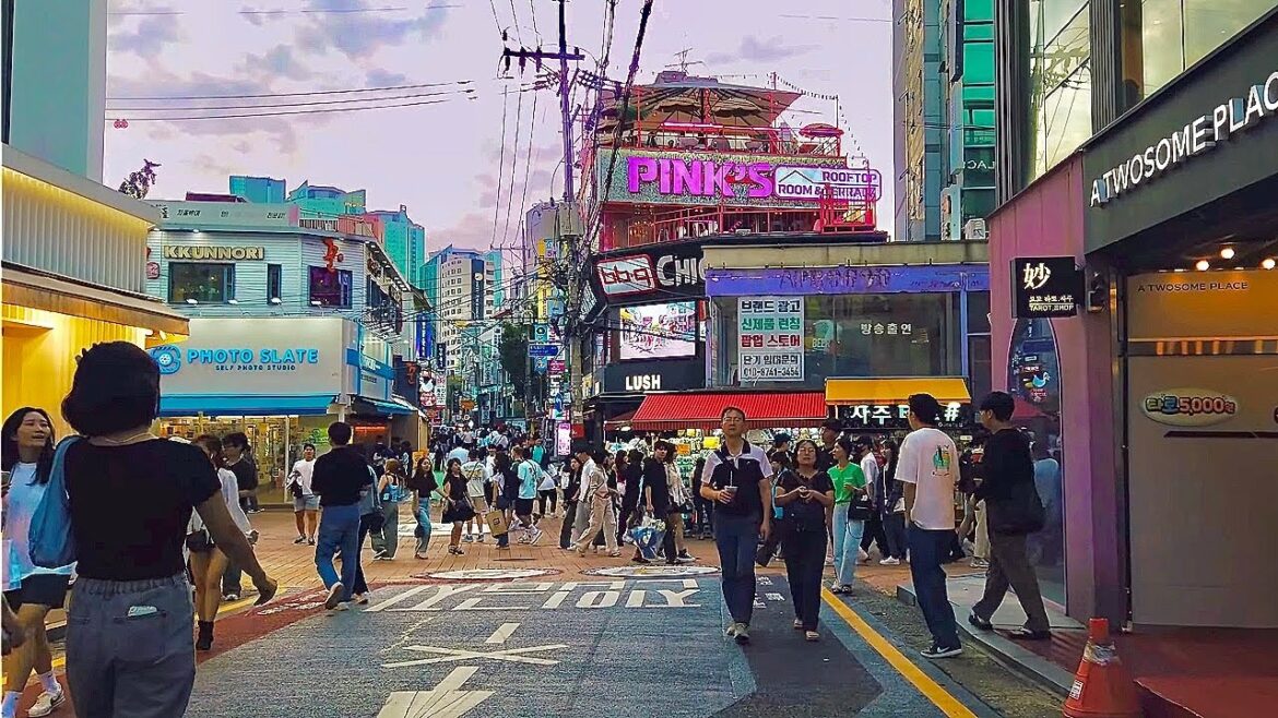 [4K SEOUL] Hongdae Street Walking Tour on a weekend afternoon KOREA SEOUL WALK