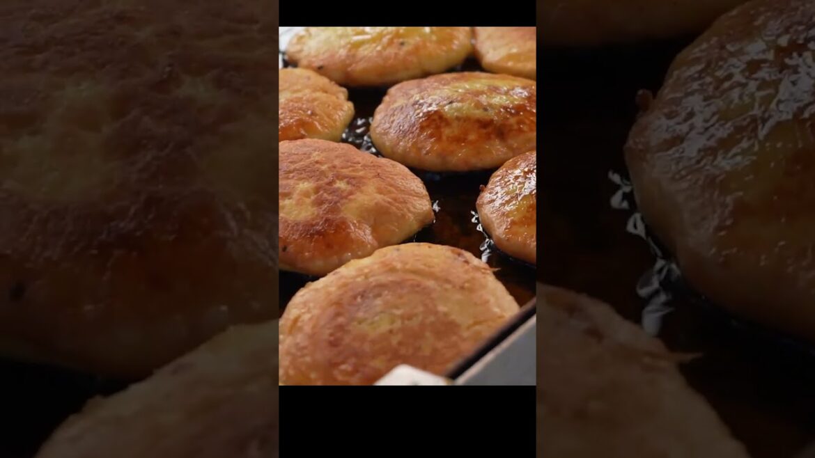 Special hotteok made with amazing corn flour - successful sale of hotteok at street vendors #shorts