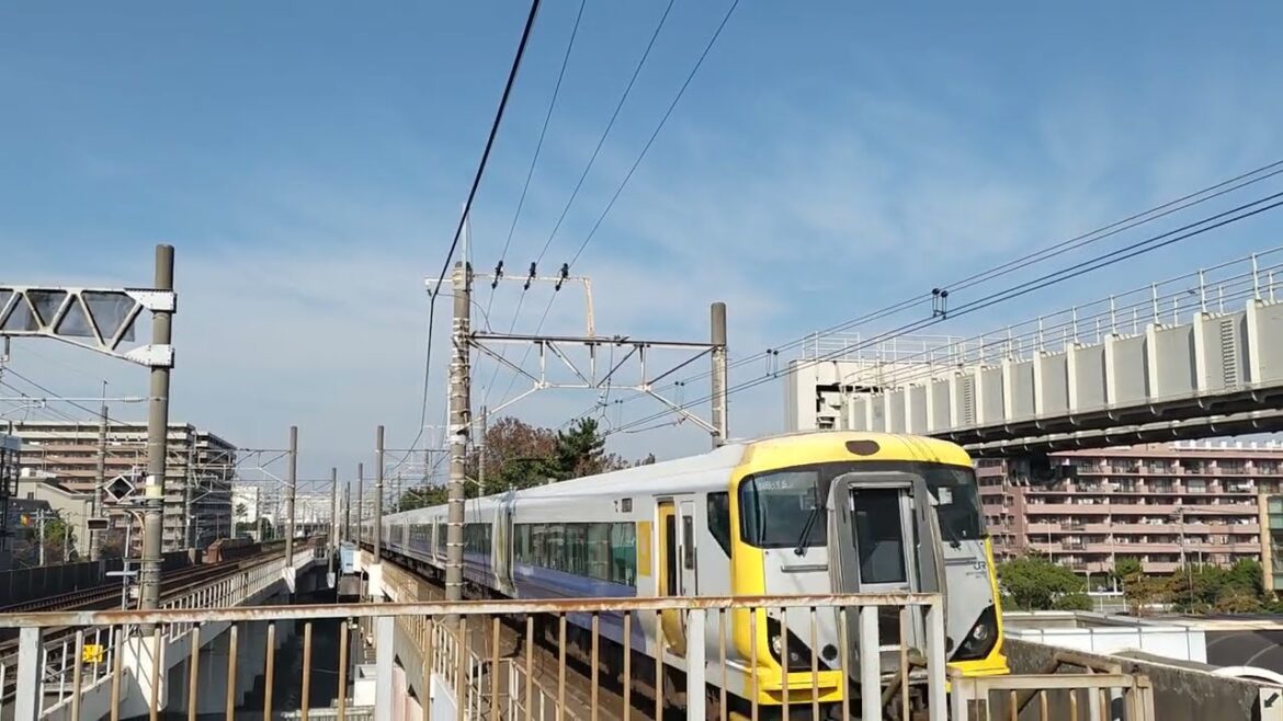 【特急わかしお】通過の風景＠千葉みなと駅 limited exp Wakashio passing at Chiba-minato port sta, Japan;⁠)