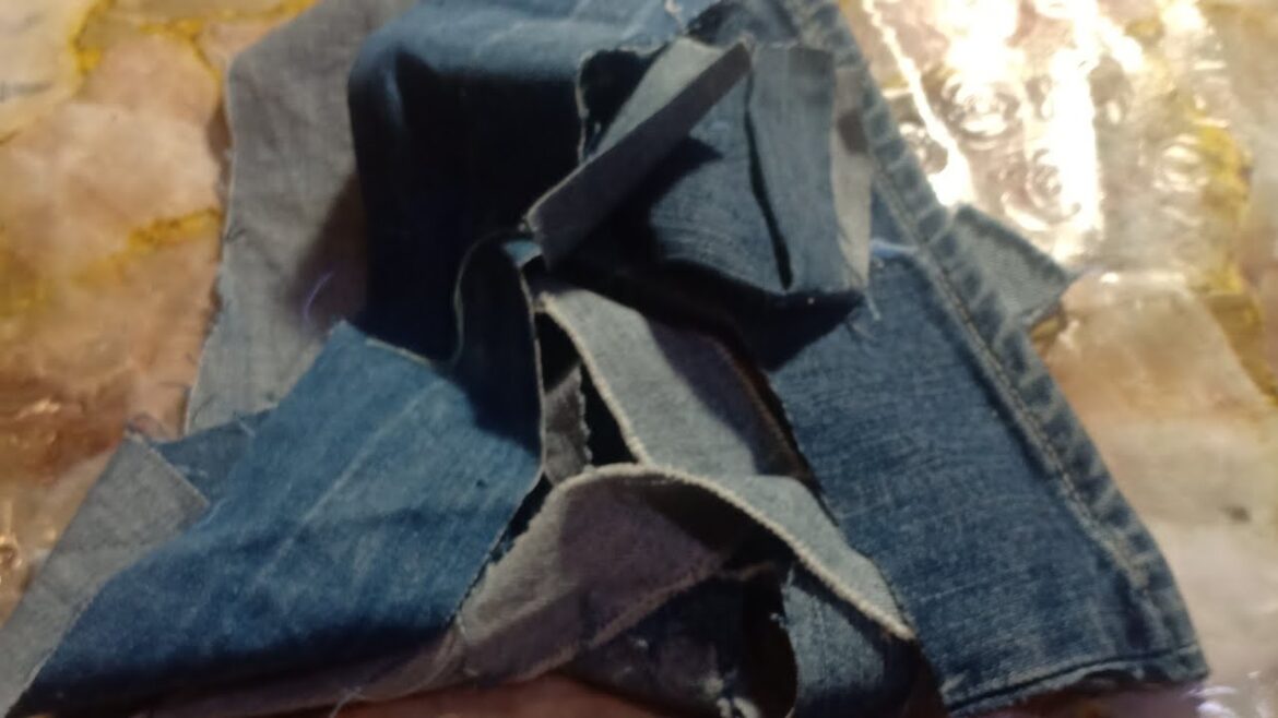 ДРЕМУЧИЙ  ЛЕС. Из джинсовых лоскутов.