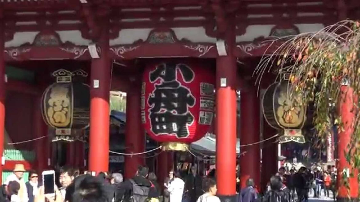 Quick Tour of Sensoji Temple & Asakusa - Tokyo, Japan - 4K UHD