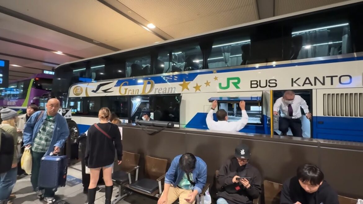 $35 Tokyo to Osaka by bus, Gran Dream JR Kanto bus, Japan