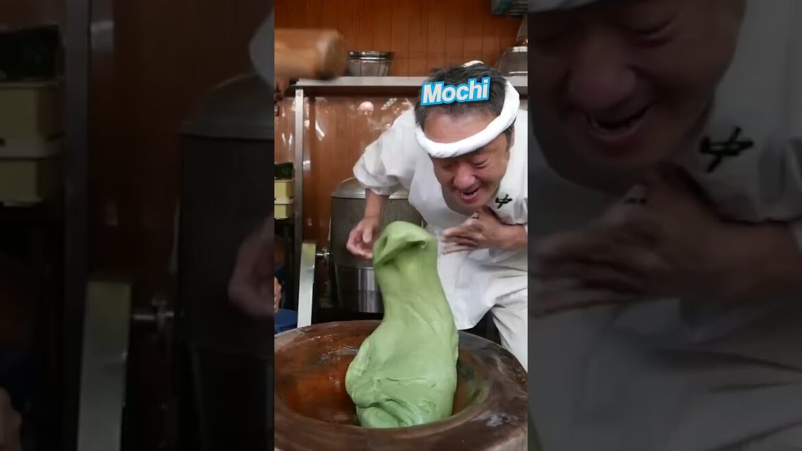 PASSIONATE and FAST Mochi Makers in Nara Japan