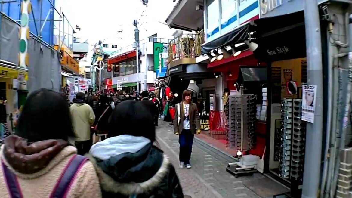 Sights and Sounds Of Harajuku Tokyo Japan (Takeshita Dori)竹下通り Sights and Sounds Of Harajuku Tokyo Japan (Takeshita Dori)竹下通り