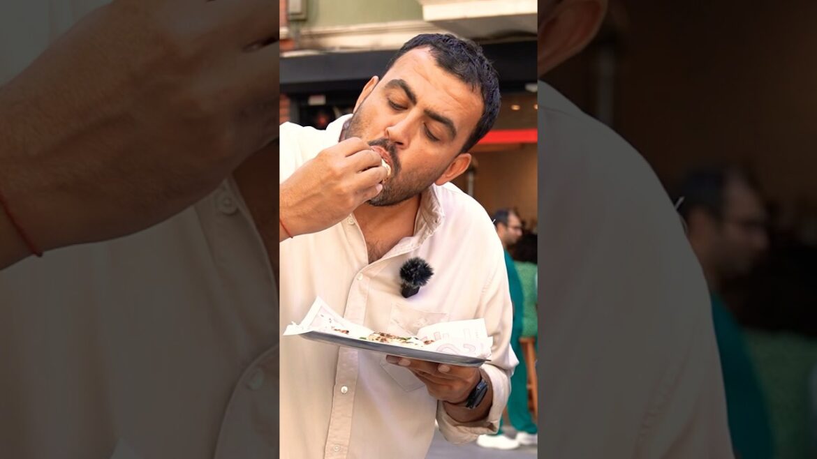 Kadıköy’de Damak Çatlatan Pizzacı 🍕😍 #shorts #ayaküstülezzetler Kadıköy'de Damak Çatlatan Pizzacı 🍕😍 #shorts #ayaküstülezzetler