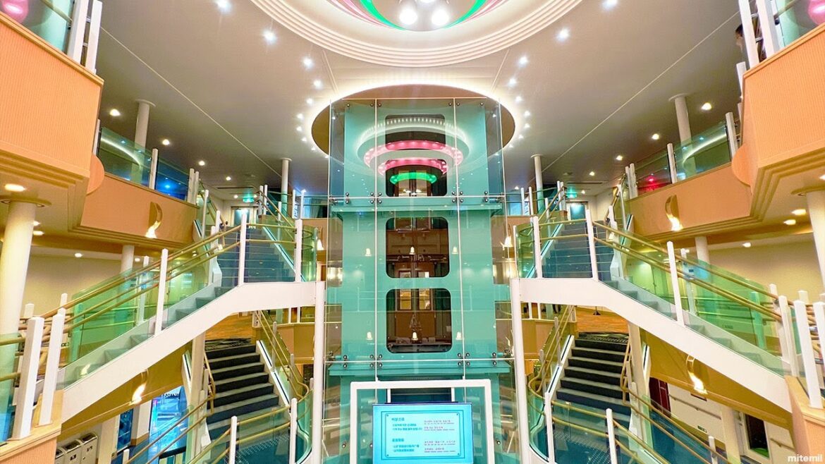 $52 Capsule Room / Riding on Japan's Overnight Ferry / Hankyu Ferry Settsu / Trip to Kobe