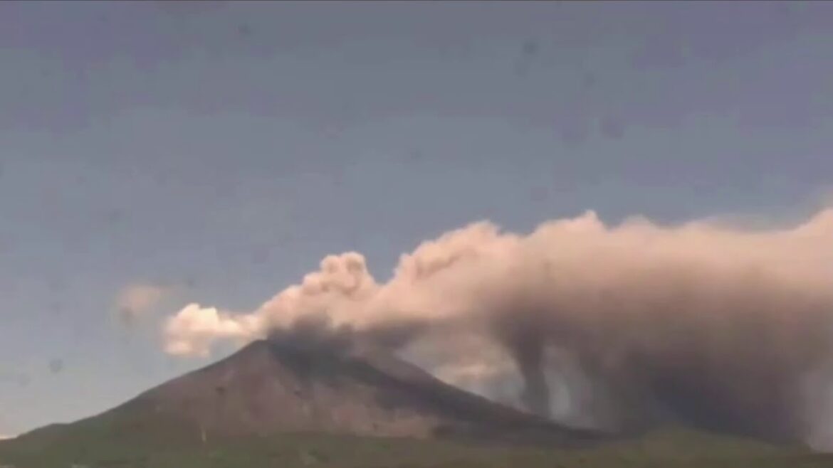 SAKURAJIMA VOLCANO ERUPTION OCTOBER 6, 2020 SAKURAJIMA VOLCANO ERUPTION OCTOBER 6, 2020